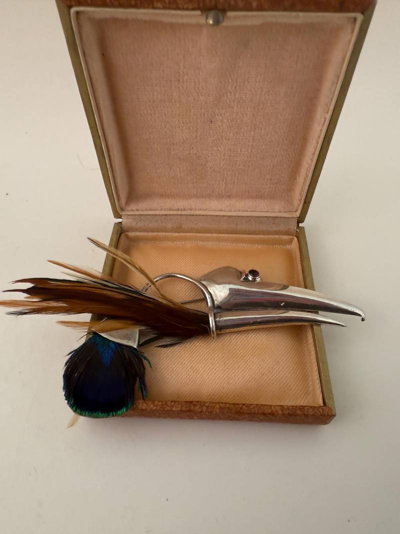 Elegant Silver Bird Brooch With Natural Feathers - Unique Handcrafted Design von 2teleben