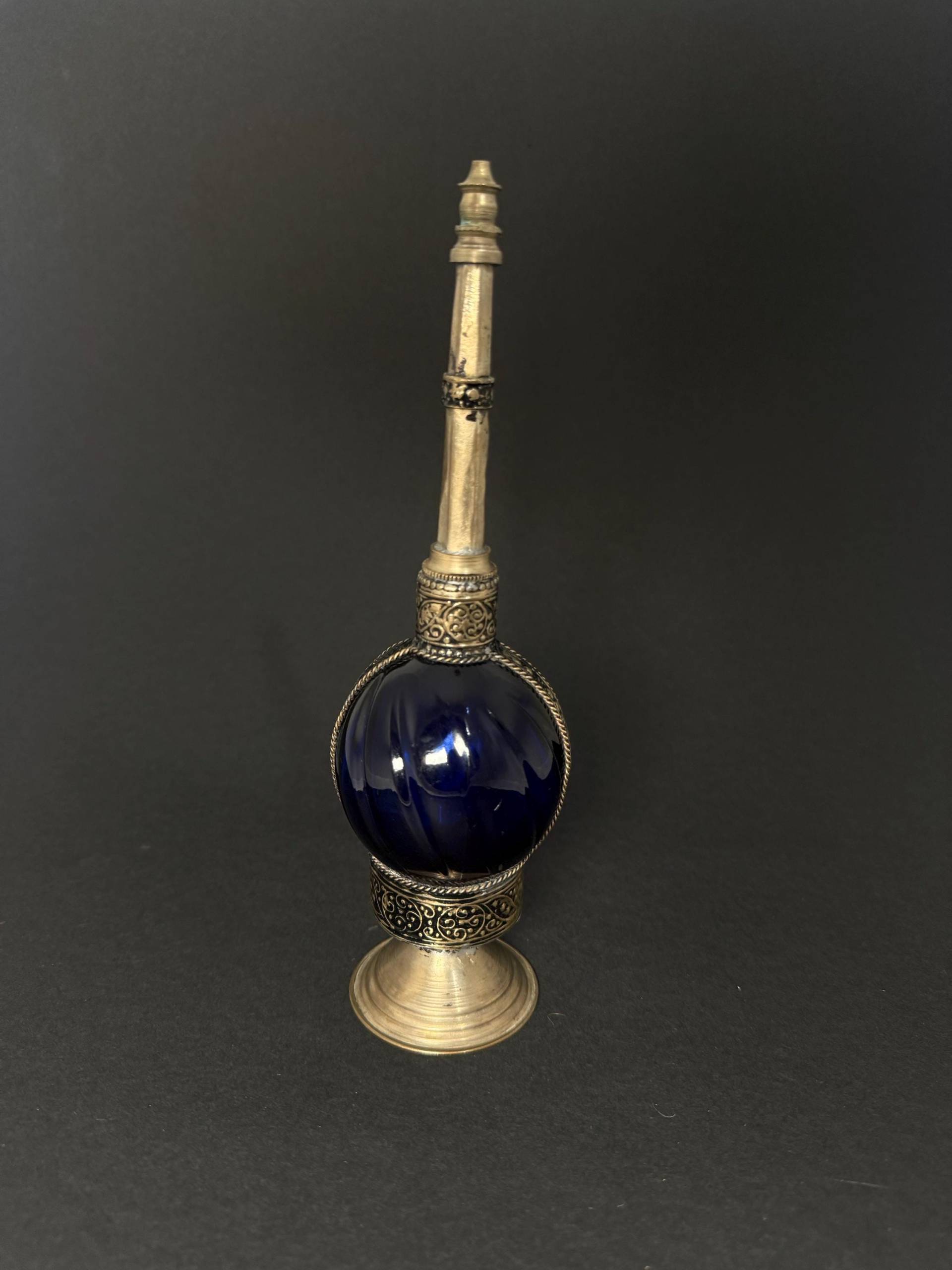 Elegant Vintage French Perfume Bottle - 1950S, Glass & Metal Elegant Vintage French Perfume Bottle - 1950S, Glass & Metal von 2teleben