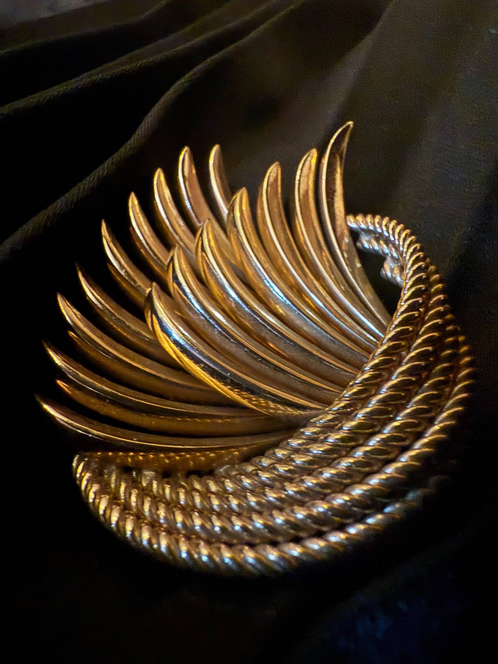 Vintage Dior Brooch 1964 By Henkel & Grosse Gold Tone Statement Pin, Made in Germany, Mid Century Modern Jewelry Vintage Dior Brooch 1964 By Henkel & Grosse Gold Tone Statement Pin, Made in Germany, Mid Century Modern Jewelry von 2teleben