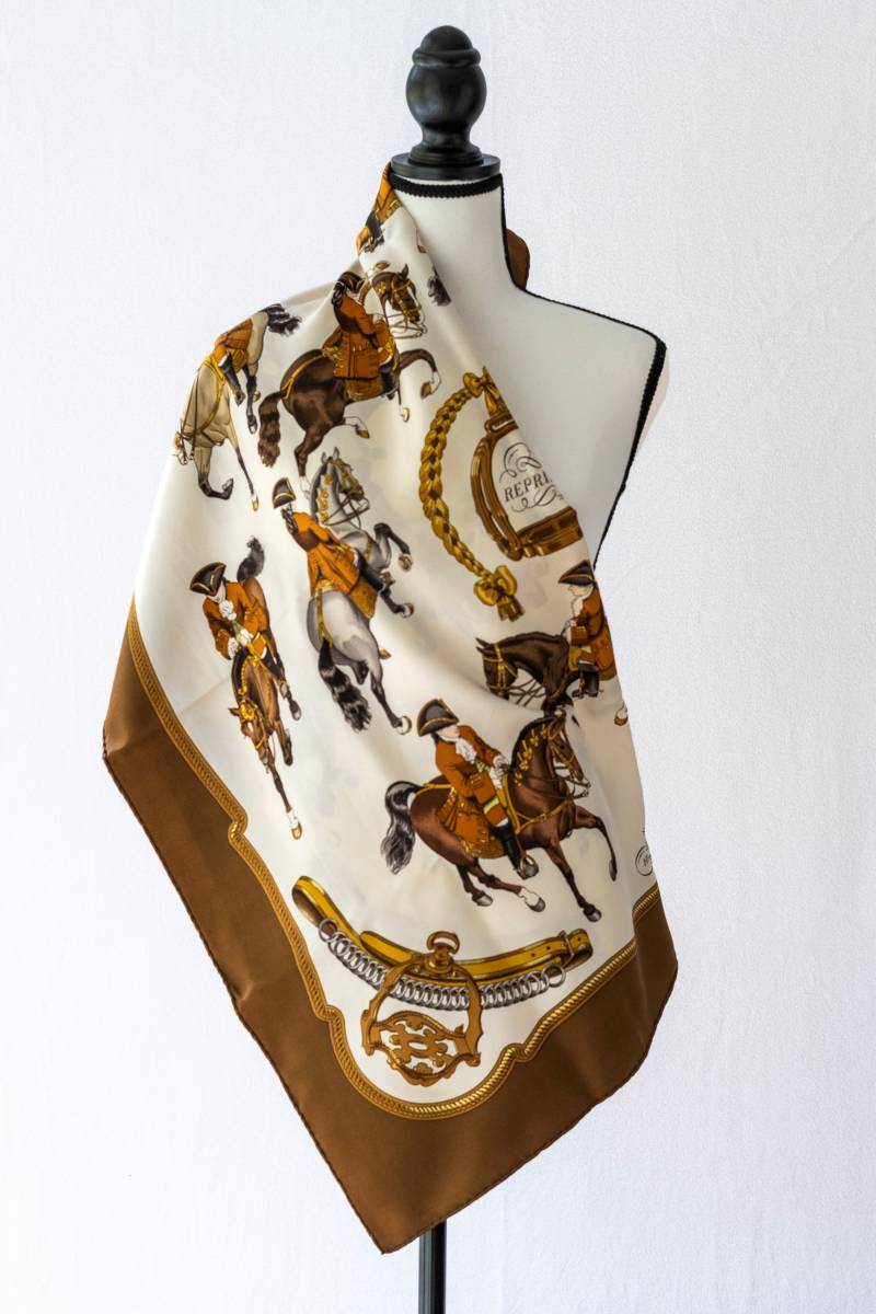 Hermes, Reprise, Reprise Twill Seidenschal Hermes, Reprise, Reprise Twill Seidenschal von 35mmretroclassic