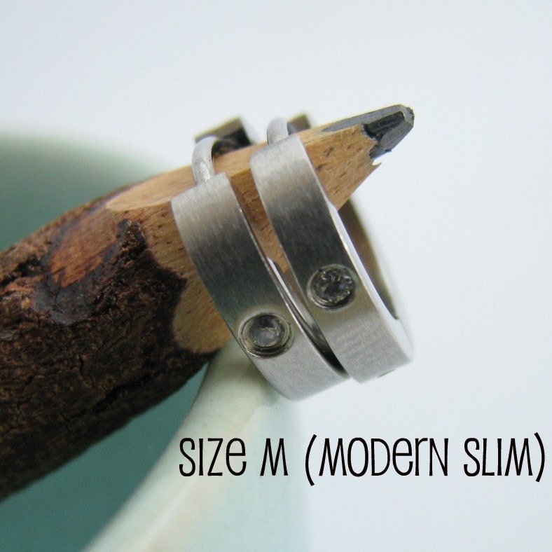 Mens Diamond Cz Ohrringe Silber Huggie Hoop - Ohr Knorpel Piercing Für Jungs Creolen, Herren Edelstahl Creolen Slim No.131 von 360Jewels