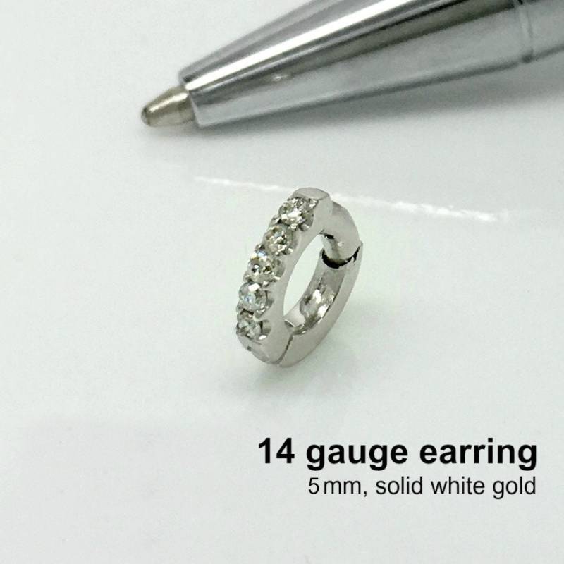 14 Gauge Knorpel Diamant Ohrring, Winzige Weißgold Creolen, Helix Einzigartige Daith, E007Dw 14G 14 Gauge Knorpel Diamant Ohrring, Winzige Weißgold Creolen, Helix Einzigartige Daith, E007Dw 14G von 360JewelsElite