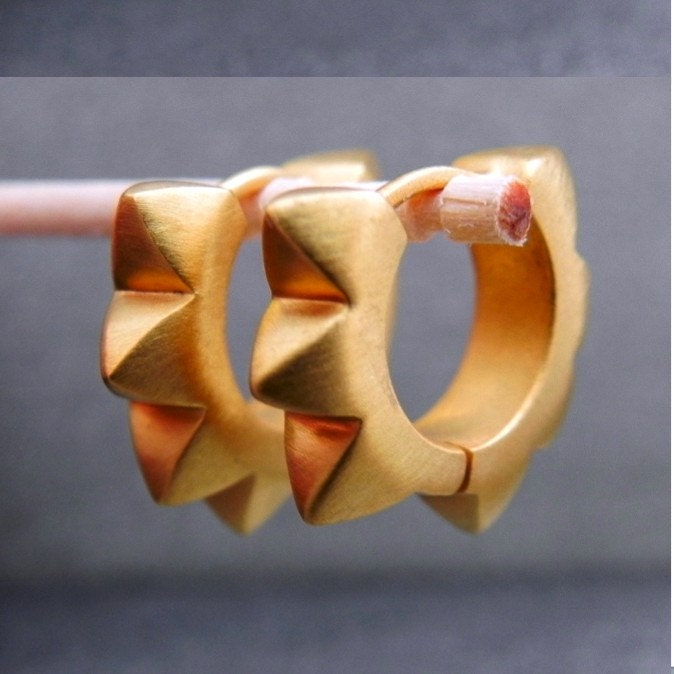 Thorn Huggie Ohrringe - Herren Gold Hoops Männliche Etsy Spikes Medium Size | Nein. E153My von 360JewelsElite