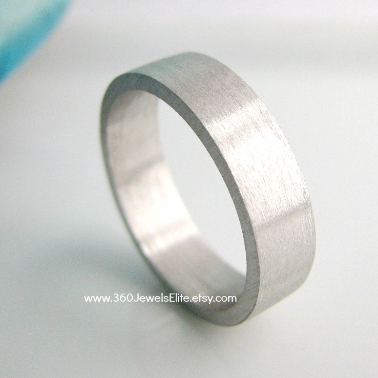 Trauring Mit Signatur Gebürsteten Strichen - Weiß Vergoldet Über 925 Sterling Silber Moderner Flacher Schlauch 5-6mm Breiter Ring Engravierbar Trauring Mit Signatur Gebürsteten Strichen - Weiß Vergoldet Über 925 Sterling Silber Moderner Flacher Schlauch 5-6mm Breiter Ring Engravierbar von 360JewelsElite