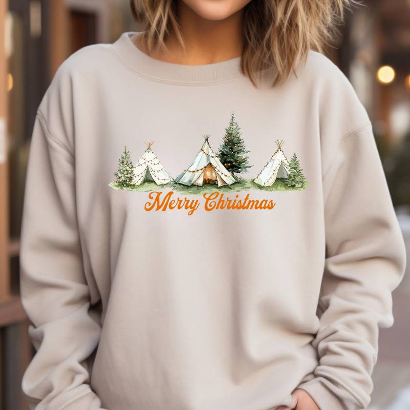 Weihnachtliches Camping Outdoor Grafik Damen Sweatshirt, Softes Bedrucktes X-Mas Unisex Shirt, Gemütliches Herren Weihnachts Zelten Top von 365TageFernweh