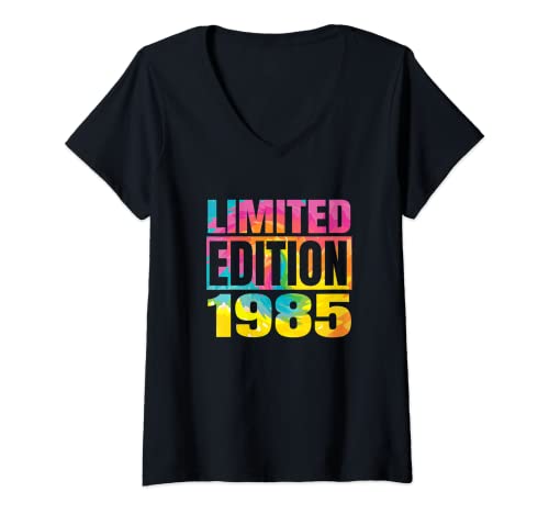 Damen Limited Edition 1985 Graffiti T-Shirt mit V-Ausschnitt Damen Limited Edition 1985 Graffiti T-Shirt mit V-Ausschnitt von 38. Geburtstag 1985 Motiv