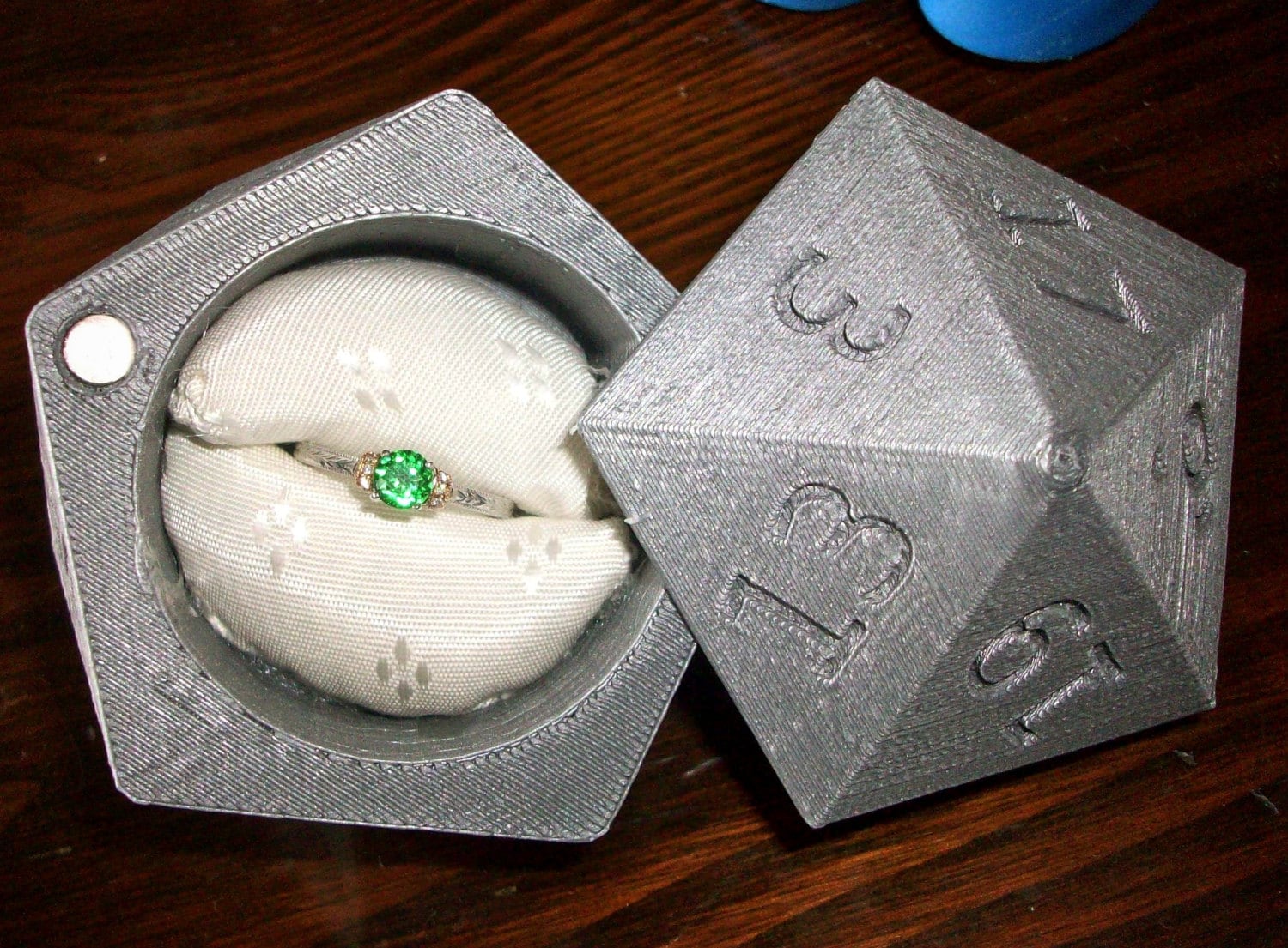 D20 Ringbox 3D Gedruckte Eheringbox D20 Ringbox 3D Gedruckte Eheringbox von 3DCentral