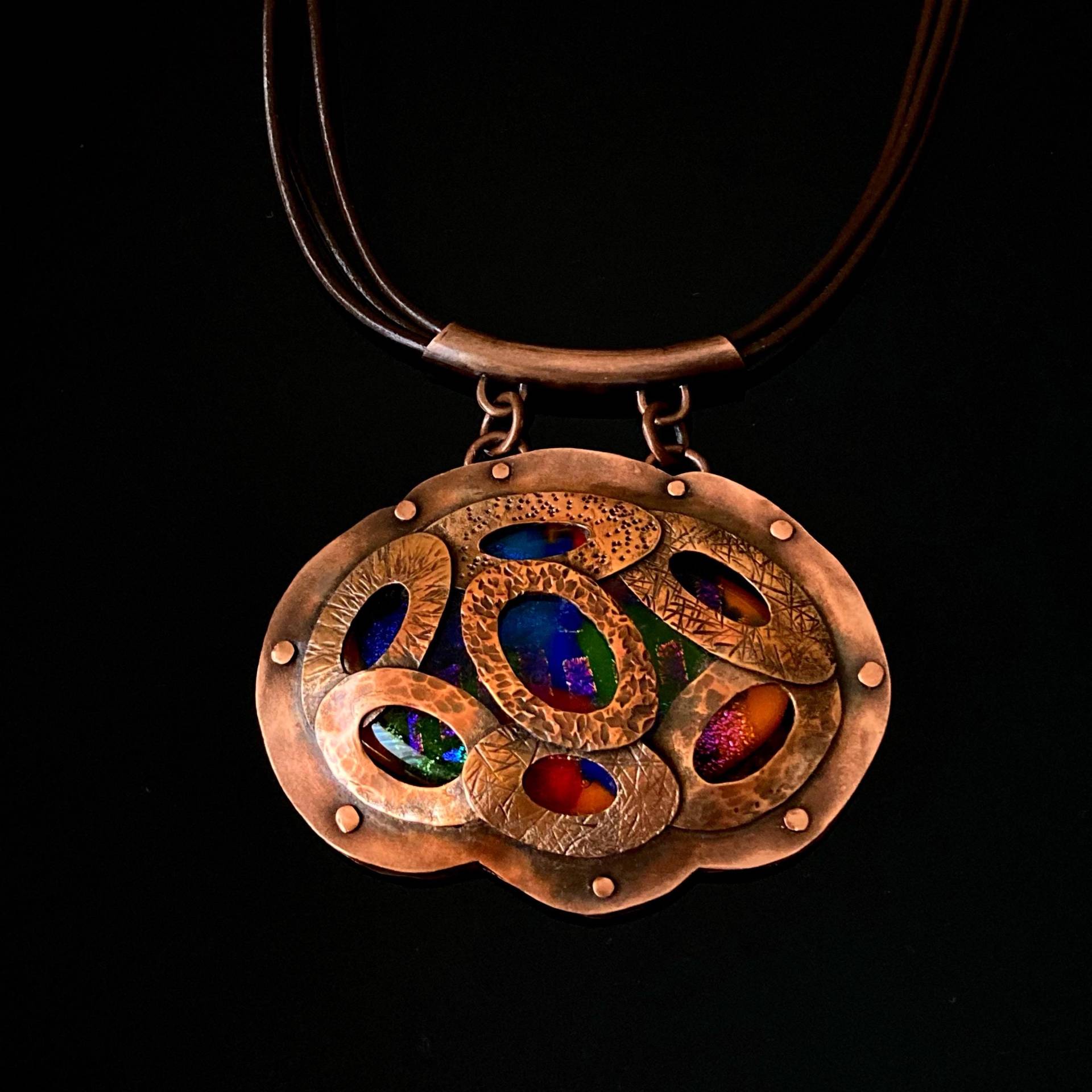 Dichroic Glas Kupfer Anhänger Halskette - Ovaler Mehrfarbiger Glasstein Großer Statement Einzigartiges Custom Design Unisex Schmuck Dichroic Glas Kupfer Anhänger Halskette - Ovaler Mehrfarbiger Glasstein Großer Statement Einzigartiges Custom Design Unisex Schmuck von 3DGlassDesigns