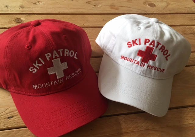 Ski Patrol Bergrettung Ballmütze Versandkostenfrei Ski Patrol Bergrettung Ballmütze Versandkostenfrei von 3DogLogos