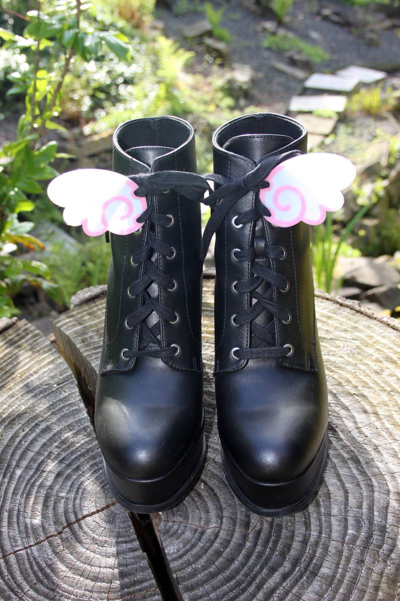 Flexible Anime-Flügel Für Deine Schuhe Flexible Anime-Flügel Für Deine Schuhe von 3Draco