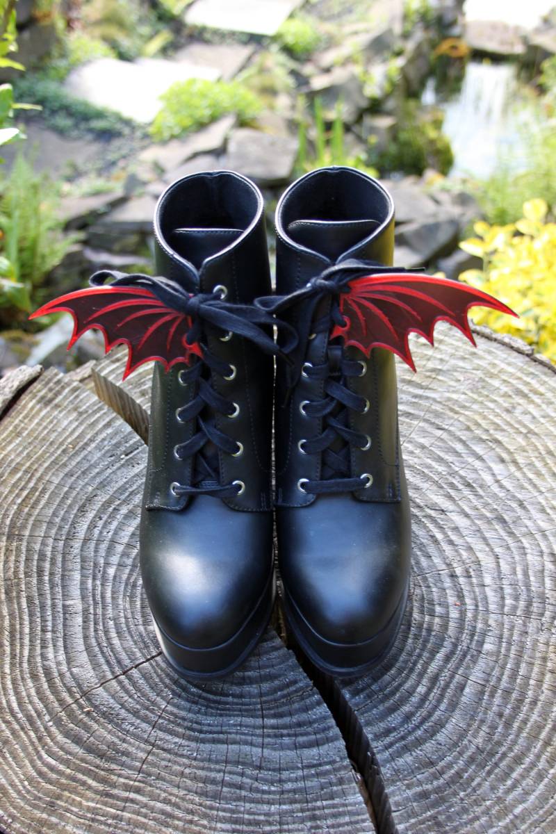 Flexible Fledermausflügel Für Deine Schuhe Flexible Fledermausflügel Für Deine Schuhe von 3Draco
