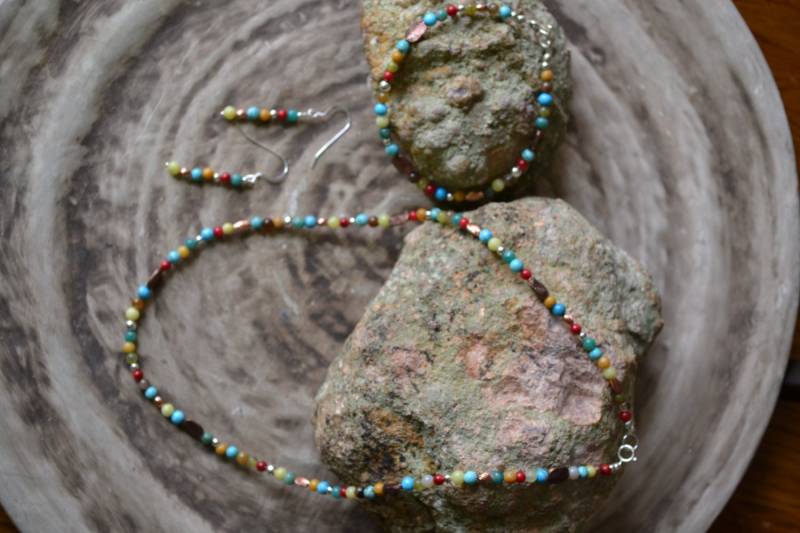 Multi Edelstein, Kupfer, Sterling Silber Halskette, Armband Und Ohrringe Set Multi Edelstein, Kupfer, Sterling Silber Halskette, Armband Und Ohrringe Set von 3RWeDragonflyDesigns
