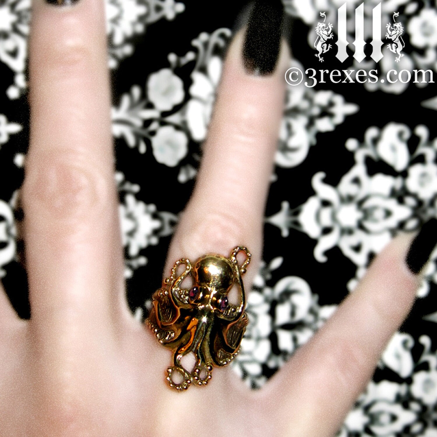 Oktopus Ring Antik Dunkel Bronze Mit Rosa Cz Augen Größe 6 Oktopus Ring Antik Dunkel Bronze Mit Rosa Cz Augen Größe 6 von 3RexesJewelry