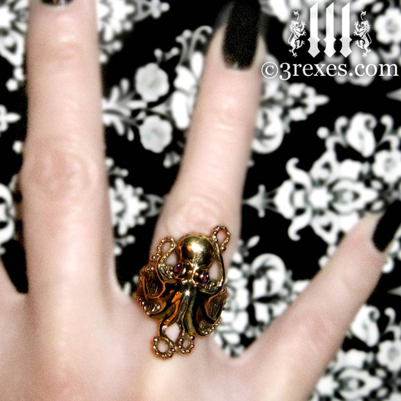 Oktopus Ring Antik Dunkel Bronze Mit Rosa Cz Augen Größe 6 Oktopus Ring Antik Dunkel Bronze Mit Rosa Cz Augen Größe 6 von 3RexesJewelry