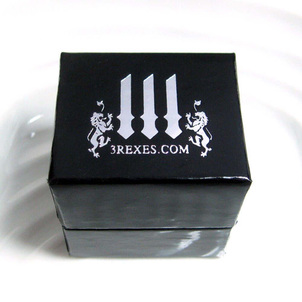 Silber Oktopus Ring Grau Blau Topas Augen Größe 7 Silber Oktopus Ring Grau Blau Topas Augen Größe 7 von 3RexesJewelry