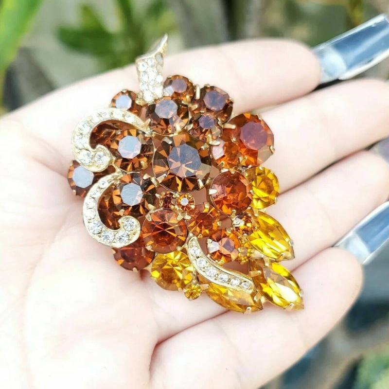 Vtg Weiss Blatt Brosche Signiert Bernstein Braun Orange Kristall Strass Cluster Pin von 3linzo3