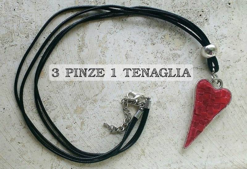 Herzanhänger - Halskette Aus Schwarzem Stoff Mit Stahlanhänger, Mosaik, Emaille von 3pinze1tenaglia