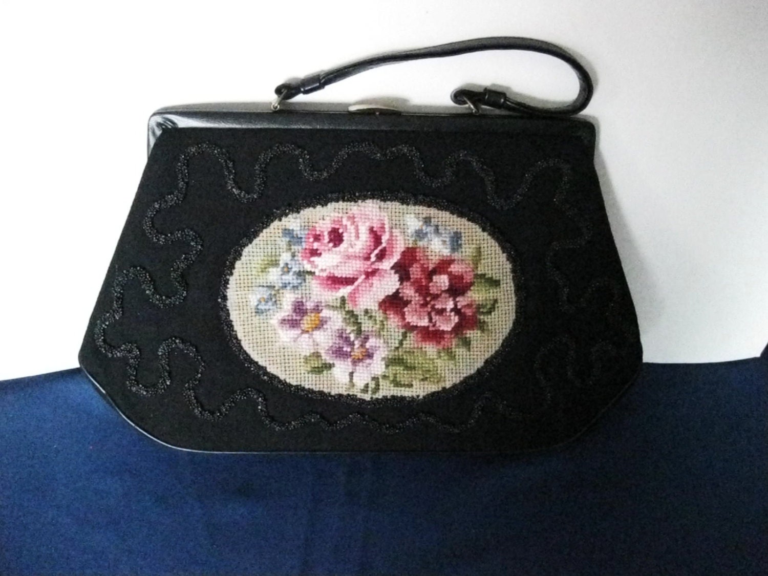 Vintage 1950 Nadelspitze Rosen Schwarze Wolle Claire Fashions Handtasche-Purse-Perlen-Rocailles-#ccr von 3sistersarewevintage