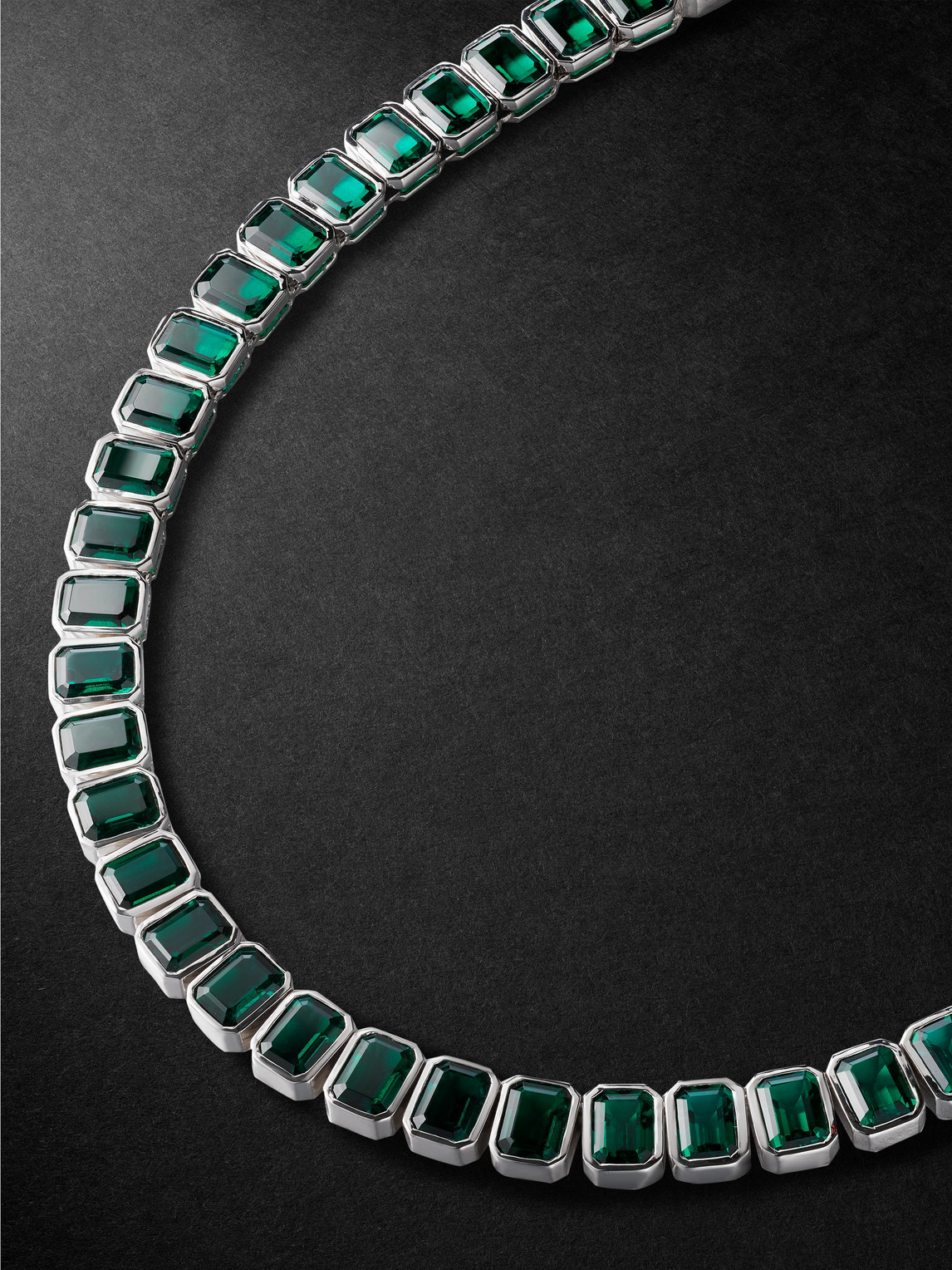42 Suns - 14-Karat White Gold Emerald Tennis Necklace - Men - Green von 42 Suns