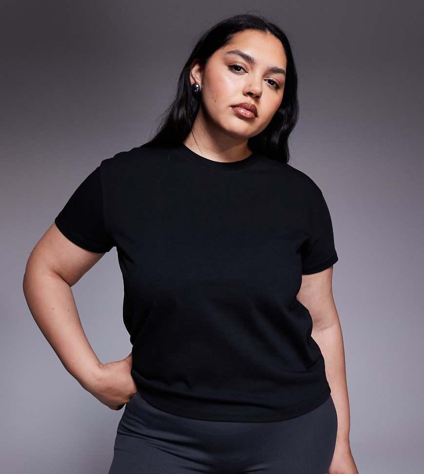 4505 Curve - Icon - Kastiges T-Shirt in Schwarz aus schnell trocknender Baumwolle 4505 Curve - Icon - Kastiges T-Shirt in Schwarz aus schnell trocknender Baumwolle von 4505