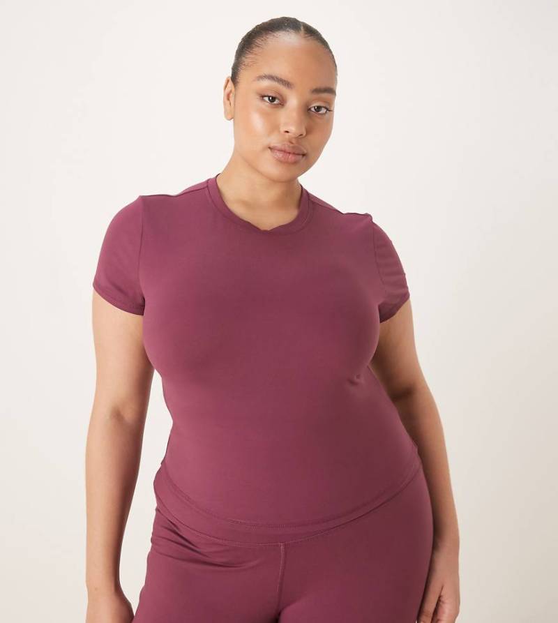 4505 Curve - Icon - Knapp geschnittenes T-Shirt in Maulbeere mit weicher Haptik mit Studio-Logo-Lila von 4505