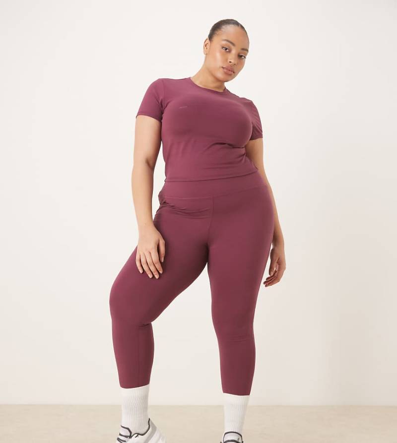 4505 Curve - Icon - Weiche Yoga-Leggings in Burgunderrot mit hohem Bund-Lila 4505 Curve - Icon - Weiche Yoga-Leggings in Burgunderrot mit hohem Bund-Lila von 4505