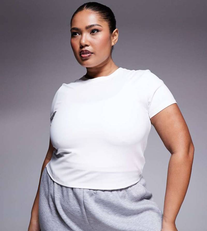 4505 Curve - Icon - Weiches, knapp geschnittenes Studio-T-Shirt in Weiß von 4505