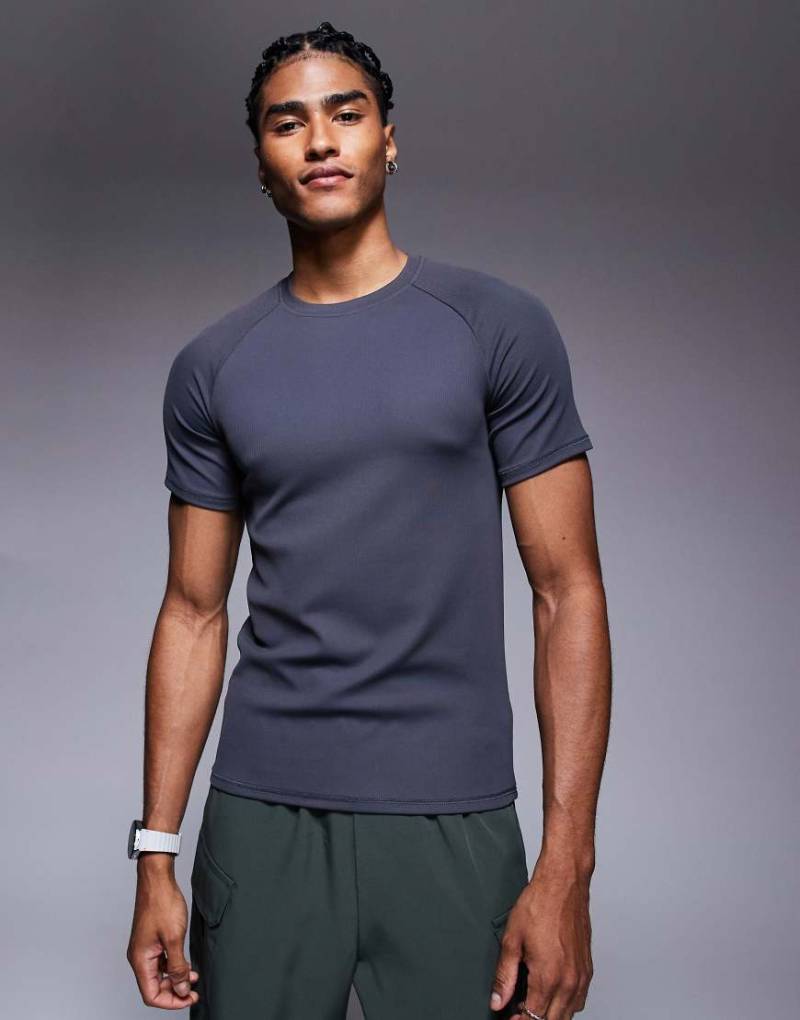 4505 - Geripptes Sport-T-Shirt mit schmalem Schnitt in Grafitgrau von 4505