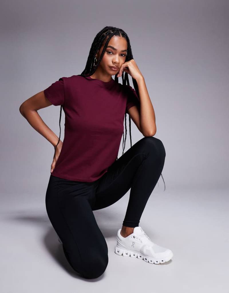 4505 - Icon - Kastiges T-Shirt aus Baumwolle aus schnell trocknendem Material in zartem Maulbeerrot-Lila von 4505