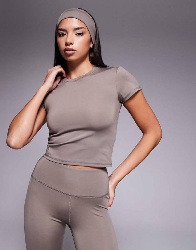 4505 - Icon - Knapp geschnittenes Sport-T-Shirt in Morchelbraun-Neutral von 4505