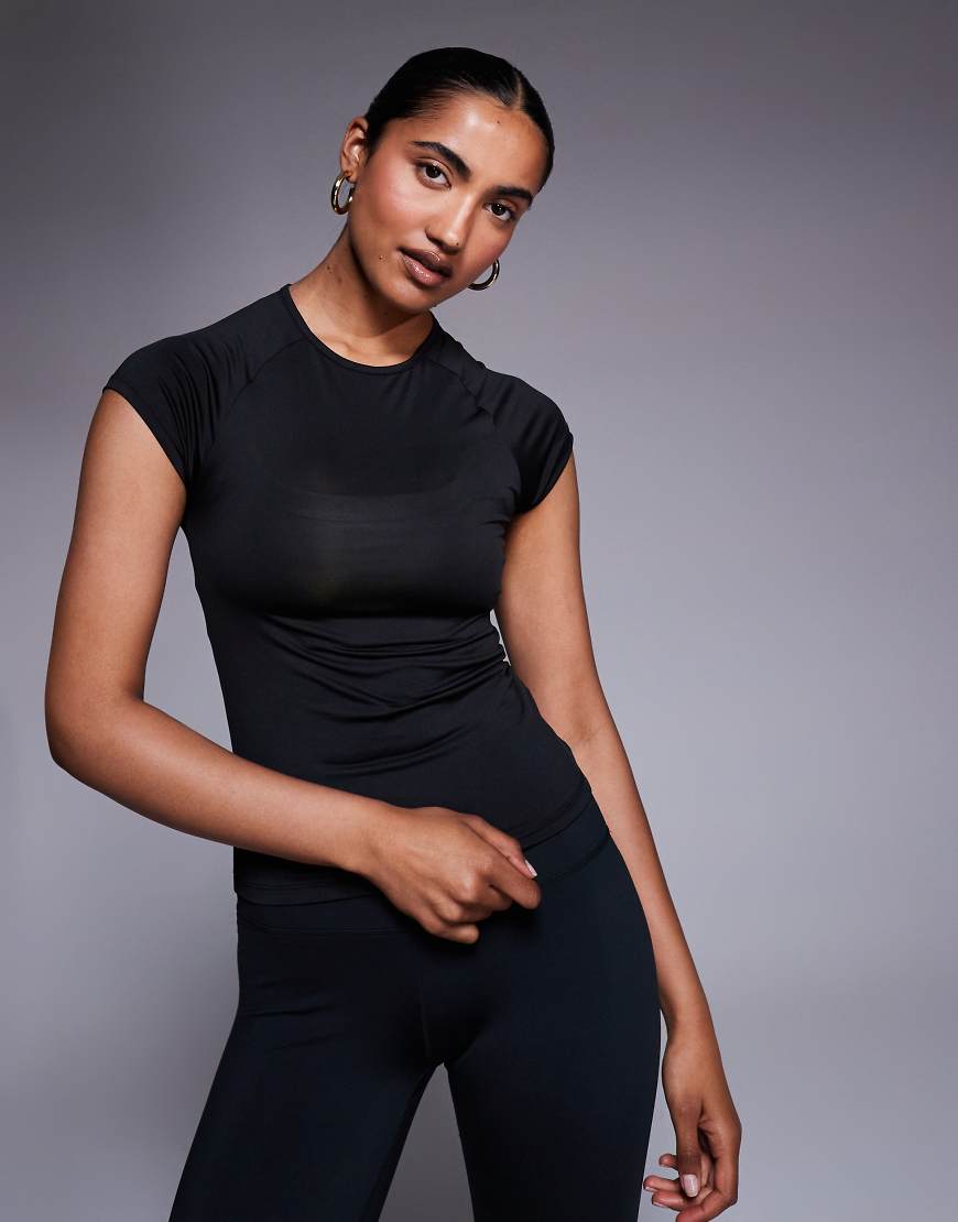 4505 - Icon - Sport-T-Shirt in Schwarz mit schmalem Schnitt aus schnell trocknendem Material von 4505