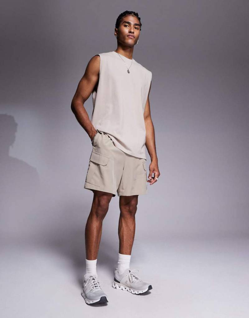 4505 - Icon - Schnelltrocknende Cargo-Sportshorts in Steinbeige mit Reißverschlusstaschen, 18 cm Schrittlänge-Neutral 4505 - Icon - Schnelltrocknende Cargo-Sportshorts in Steinbeige mit Reißverschlusstaschen, 18 cm Schrittlänge-Neutral von 4505