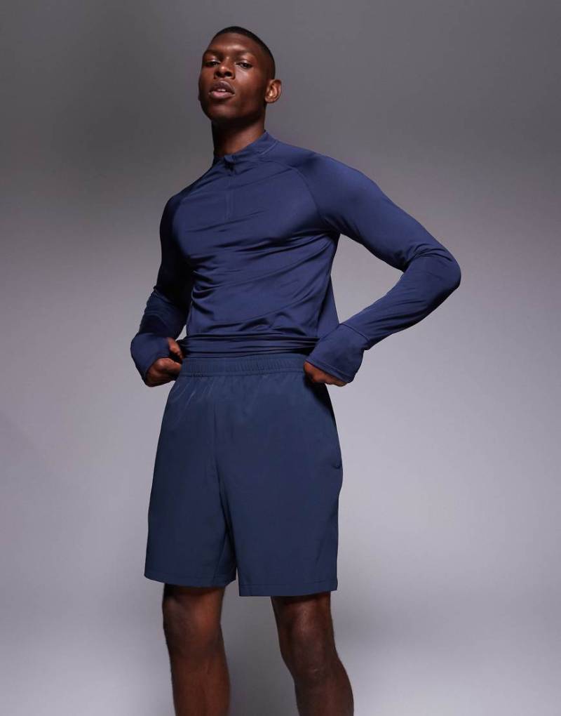 4505 - Icon - Schnelltrocknende Sport-Shorts in tiefem Marineblau mit Reißverschlusstaschen, 18 cm von 4505