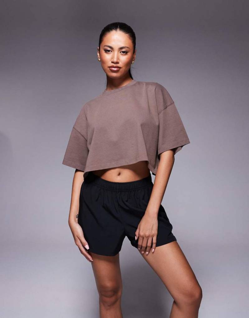 4505 - Icon - Schweres Cropped-T-Shirt aus Baumwolle in verwaschenem Taupe mit schnelltrocknendem Finish-Braun von 4505
