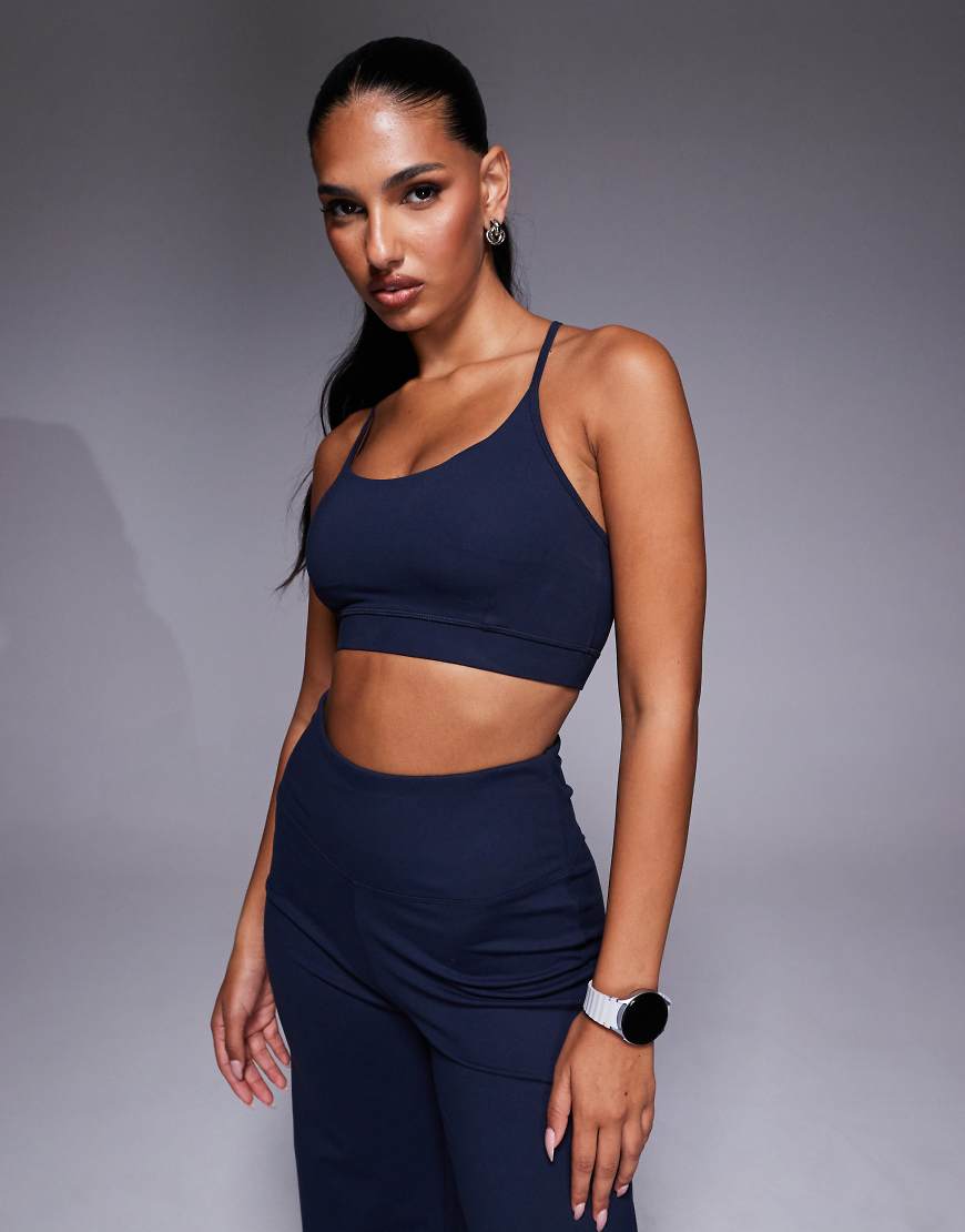 4505 - Icon - Weicher Sport-BH in Mitternachts-Marineblau mit leichter Stützfunktion und verstellbaren Trägern von 4505