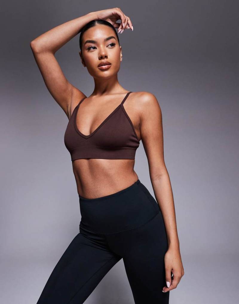 4505 - Intimate - Nahtloser Sport-BH in French Roast mit leichter Stützfunktion-Brown von 4505