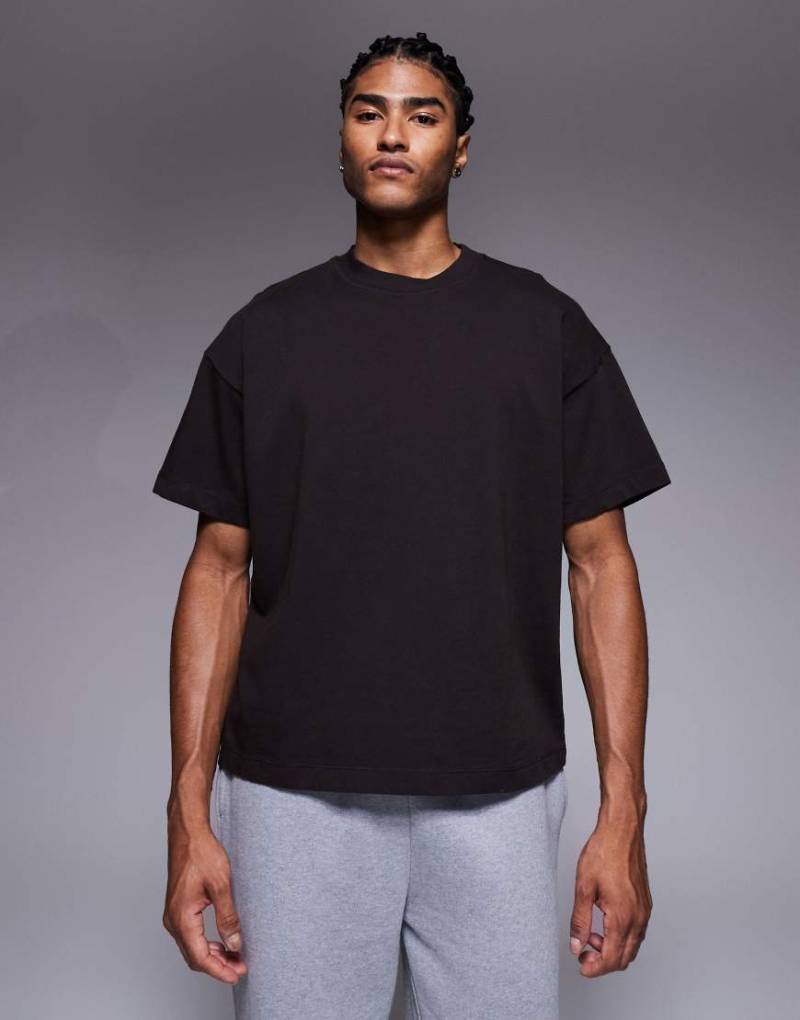 4505 - Kastiges Sport-T-Shirt aus schwerer Baumwolle in verwaschenem Bryan mit Cropped-Passform und Quick-Dry-Finish-Brown von 4505