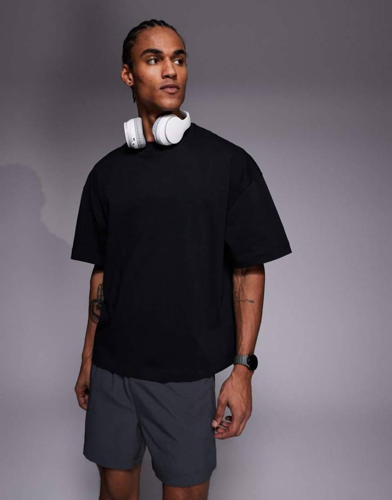 4505 - Kastiges T-Shirt aus schwerer Baumwolle in Schwarz mit überschnittenen Schultern und schnell trocknendem Finish von 4505