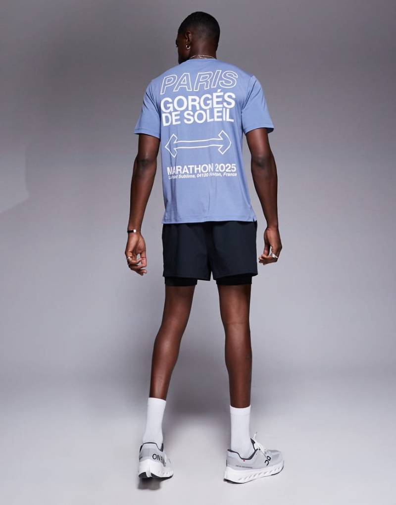 4505 - Lauf-T-Shirt aus schnell trocknendem Performance-Jersey in Graublau mit Oversize-Schnitt und Rückenprint von 4505