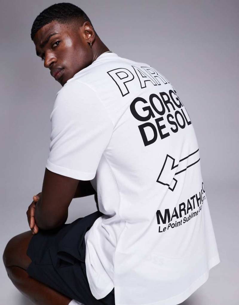 4505 - Lauf-T-Shirt aus schnell trocknendem Performance-Jersey in Weiß mit Oversize-Schnitt und Rückenprint von 4505