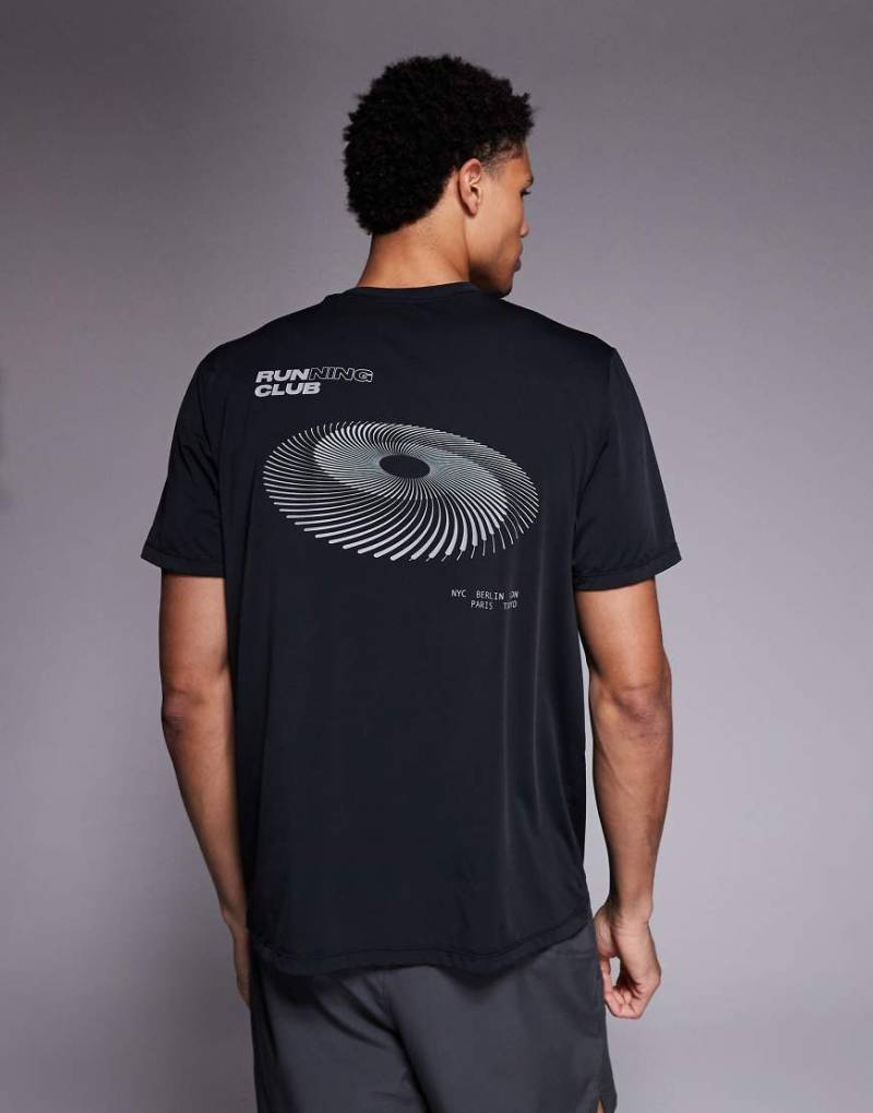 4505 - Lauf-T-Shirt aus schnell trocknendem Performance-Netzstoff in Schwarz mit Rückenprint von 4505