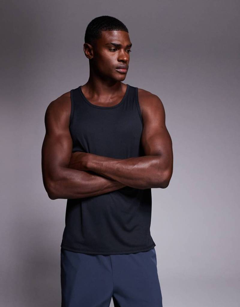 4505 - Lauf-Trägertop aus schnelltrocknendem Funktions-Netzstoff in Schwarz mit Relaxed-Fit-Schnitt von 4505