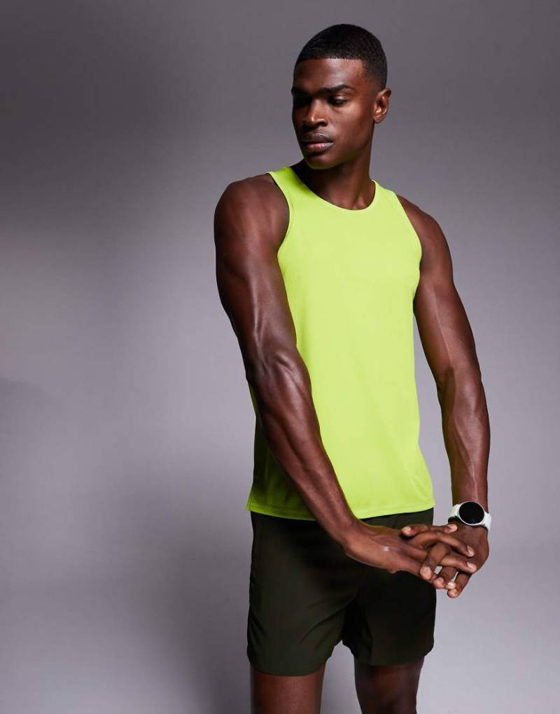 4505 - Lauf-Trägertop aus schnelltrocknendem Netzstoff in Acid-Grün mit Relaxed-Fit-Schnitt von 4505