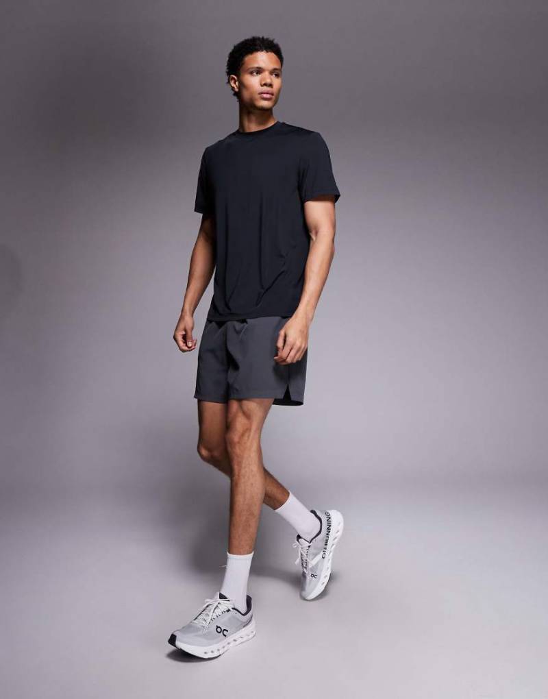 4505 - Laufshorts in Anthrazit mit elastischem Bund und Handytasche mit Reißverschluss, 13 cm Schrittlänge-Grau von 4505