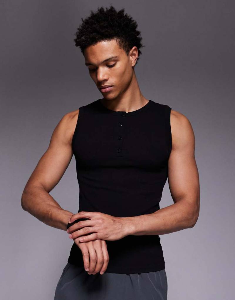 4505 - Nahtloses, geripptes Henley-Trägershirt in Schwarz mit Slim-Fit-Schnitt von 4505