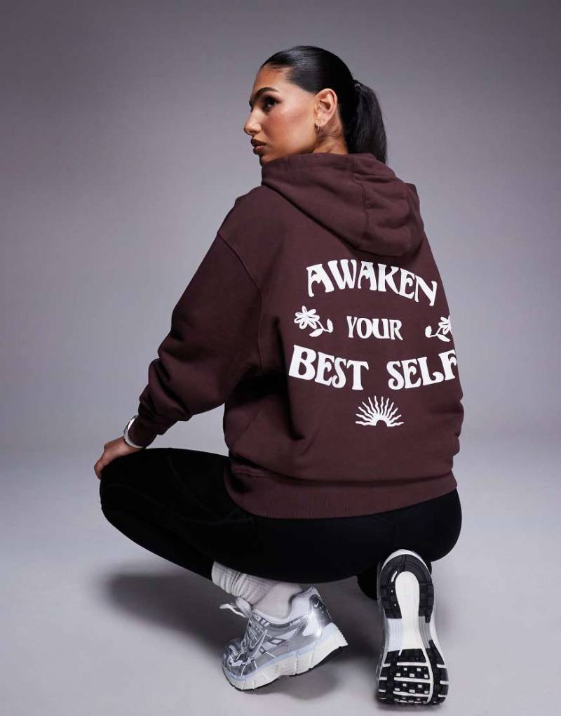 4505 - Schnell trocknender Oversize-Trainings-Kapuzenpullover in gewaschenem Braun mit Rückenprint von 4505