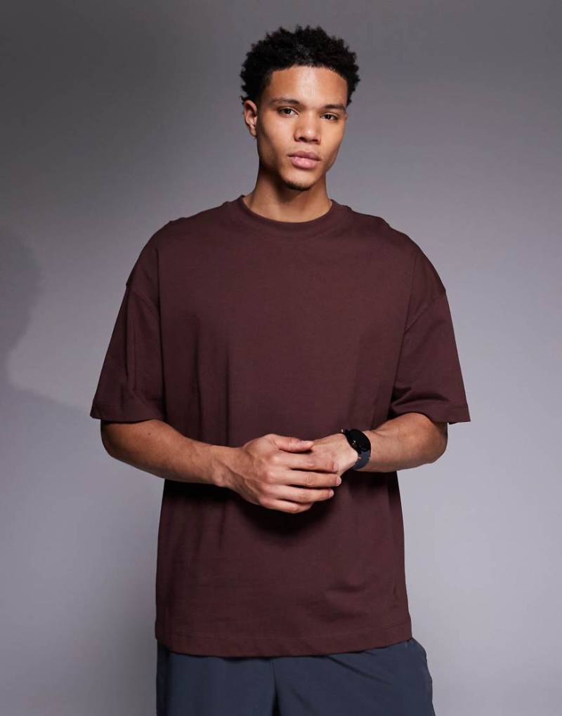 4505 - Schweres Oversize-T-Shirt aus Baumwolle in Braun mit „Training Club"-Print-Brown von 4505