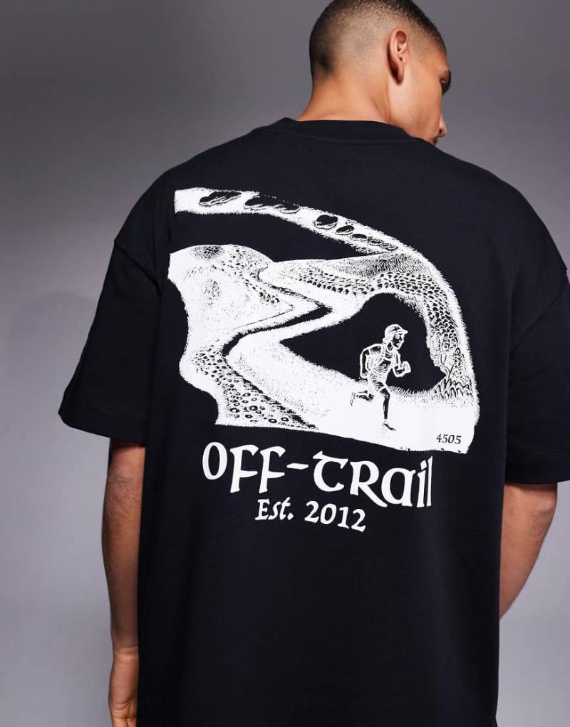 4505 - Schweres Oversize-T-Shirt aus schnell trocknender Baumwolle in Schwarz mit Rückenprint von 4505