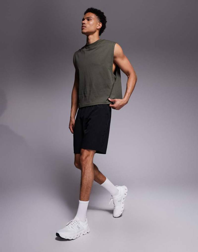 4505 - Sport-Tanktop aus schnell trocknender Baumwolle in Khaki mit Cropped-Passform-Grün von 4505