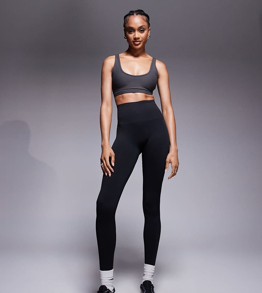 4505 Tall - Glatte, nahtlose Sport-Leggings in Schwarz mit hohem Bund von 4505